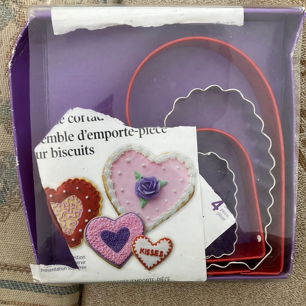 Wilton cookie cutters set of 4
